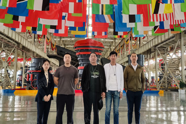 時產(chǎn)15噸高鈣粉磨粉生產(chǎn)線